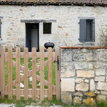 Guest house Domaine De Montboulard Soyaux