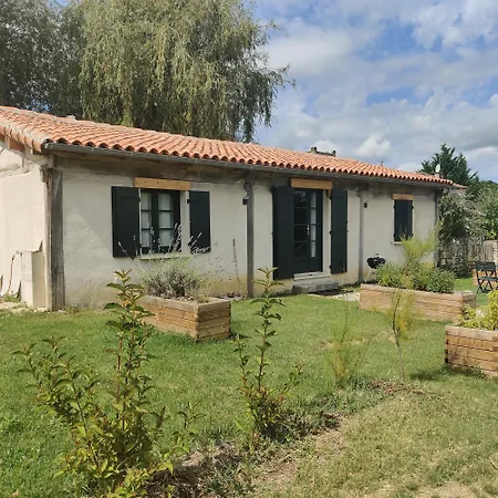 Domaine De Montboulard Guest house Soyaux